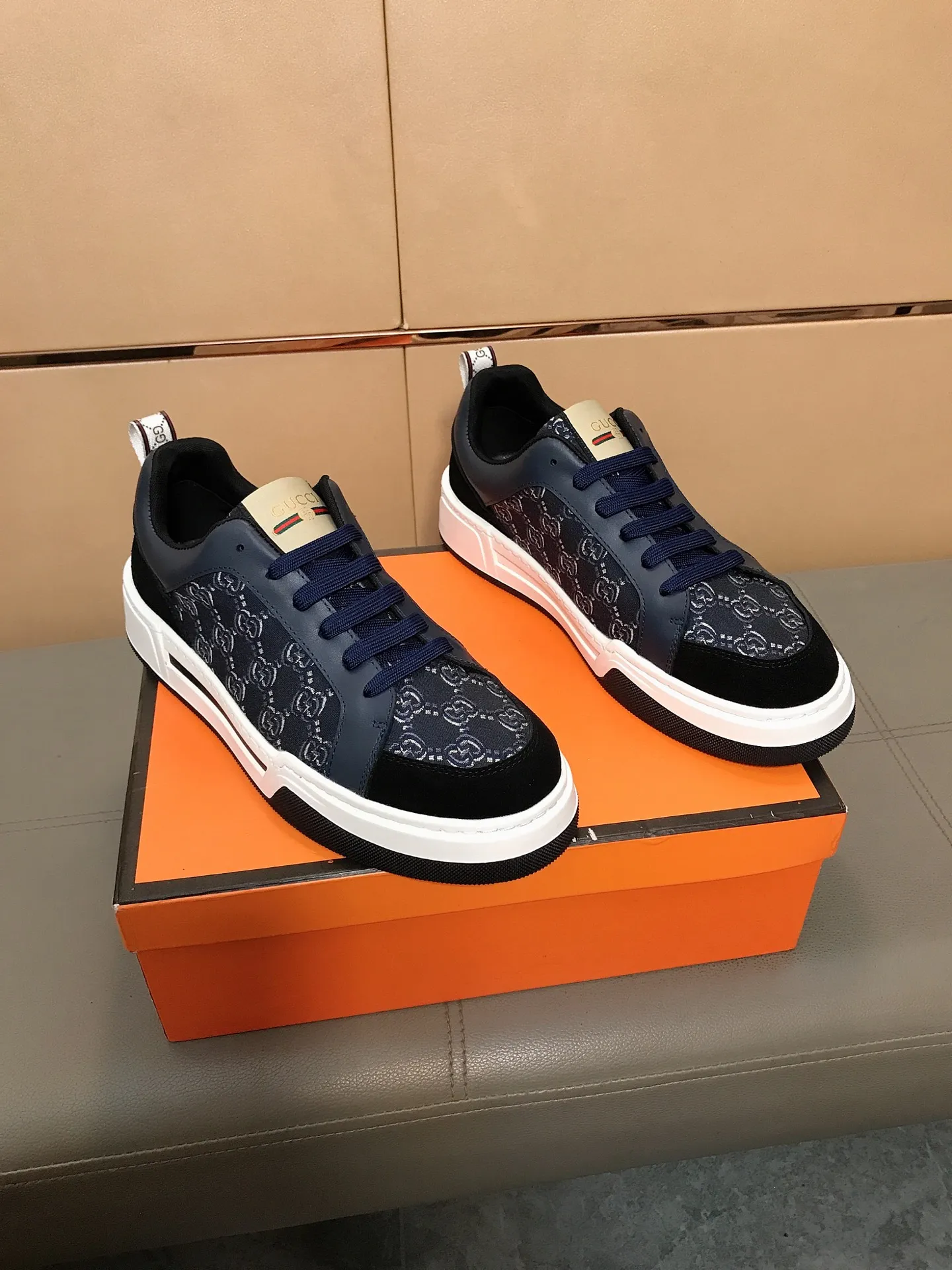 Ex-factory price 400 ⌚️⌚️[GUCCI] Gucci men’s casual shoes are absolutely popular 🔥The ultimate matching item for trendy men! Irresistible charm of super texture, the main recommendation, the upper is made of high-quality cowhide + printed fabric, sheep lining feet, wear-resistant rubber sole, noble and elegant! Extremely comfortable🎁🎁You can be as handsome as you want💪 Size 38-44!